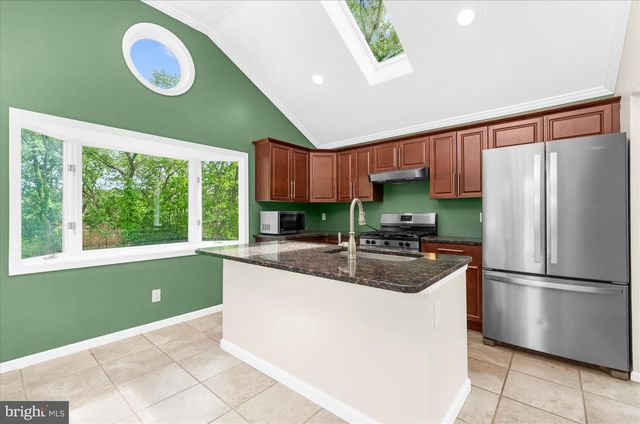 1249 W EVERGREEN DR, Phoenixville, PA 19460