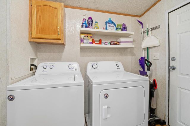 882 LILAC ROAD, Little Suamico, WI 54141