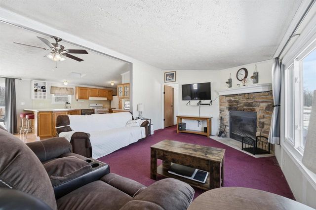 882 LILAC ROAD, Little Suamico, WI 54141