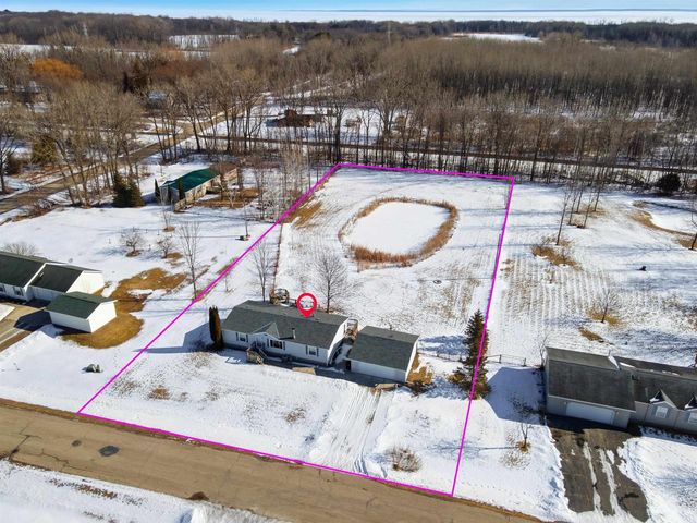 882 LILAC ROAD, Little Suamico, WI 54141