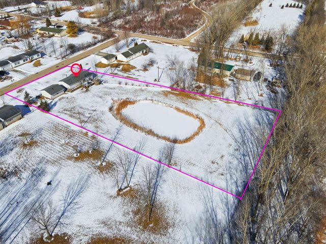 882 LILAC ROAD, Little Suamico, WI 54141