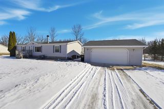 882 LILAC ROAD, Little Suamico, WI 54141