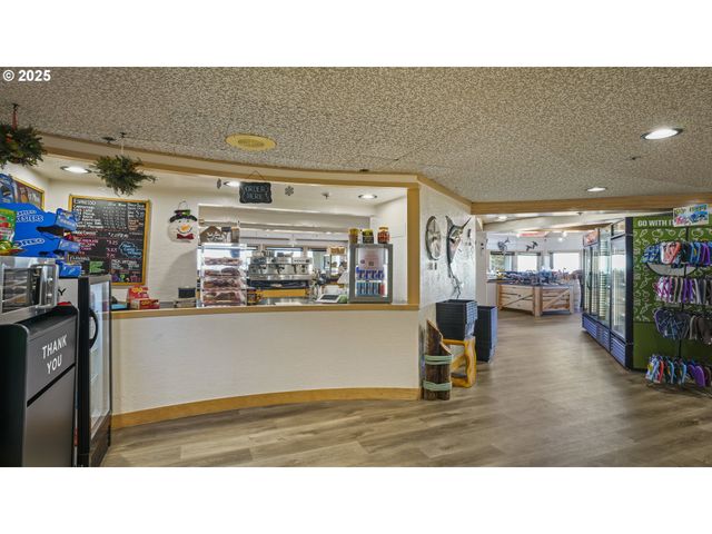 88416 1ST Ave 101, Florence, OR 97439