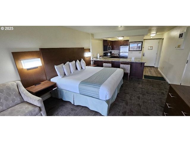 88416 1ST Ave 101, Florence, OR 97439