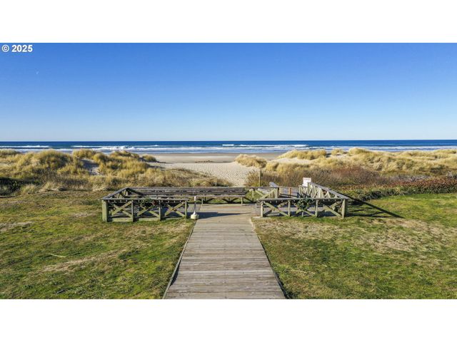 88416 1ST Ave 101, Florence, OR 97439