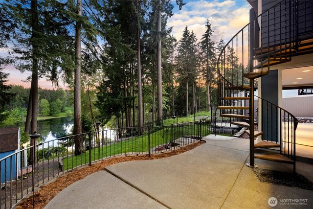 4820 W Tapps Drive E, Lake Tapps, WA 98391