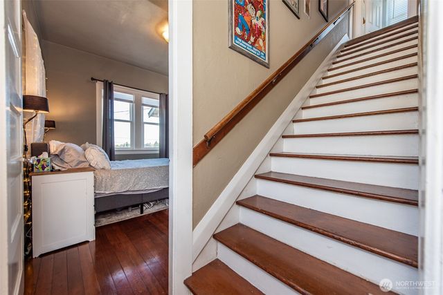 233 E 9th St, Port Angeles, WA 98362