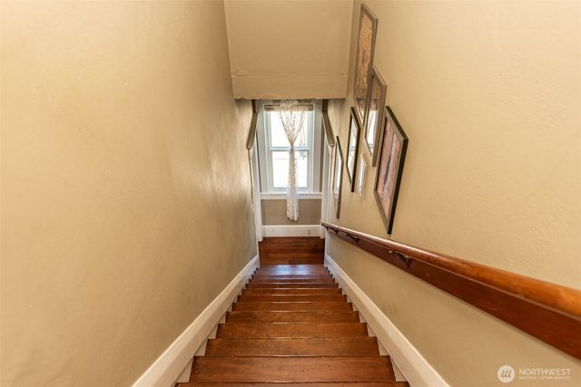 233 E 9th St, Port Angeles, WA 98362