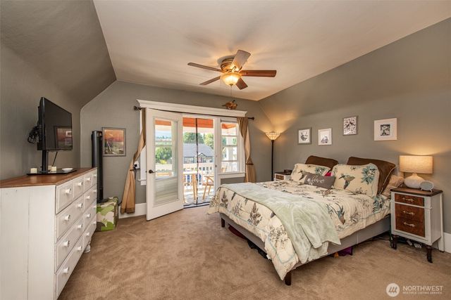 233 E 9th St, Port Angeles, WA 98362