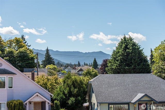 233 E 9th St, Port Angeles, WA 98362