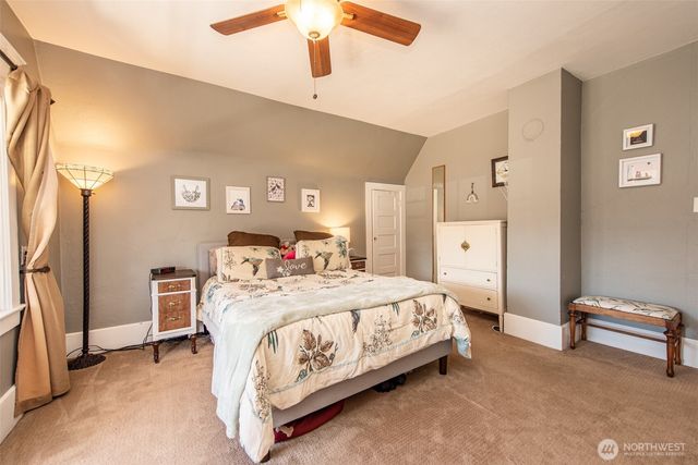 233 E 9th St, Port Angeles, WA 98362