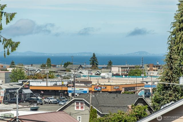 233 E 9th St, Port Angeles, WA 98362