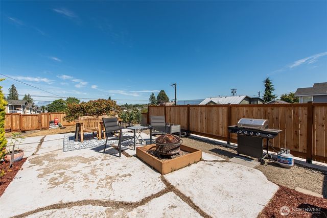 233 E 9th St, Port Angeles, WA 98362