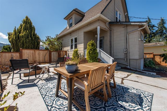 233 E 9th St, Port Angeles, WA 98362