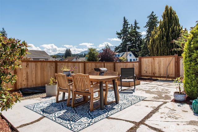 233 E 9th St, Port Angeles, WA 98362