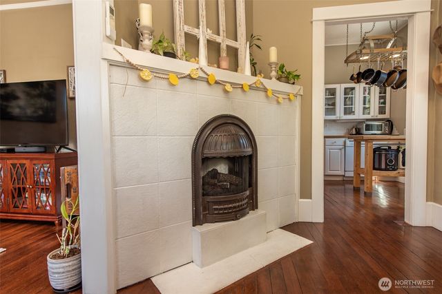 233 E 9th St, Port Angeles, WA 98362