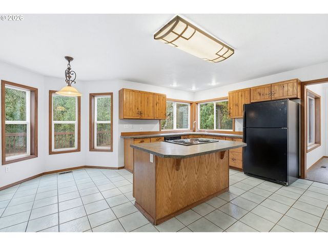 18370 S MATTHEW Ct, Oregon City, OR 97045