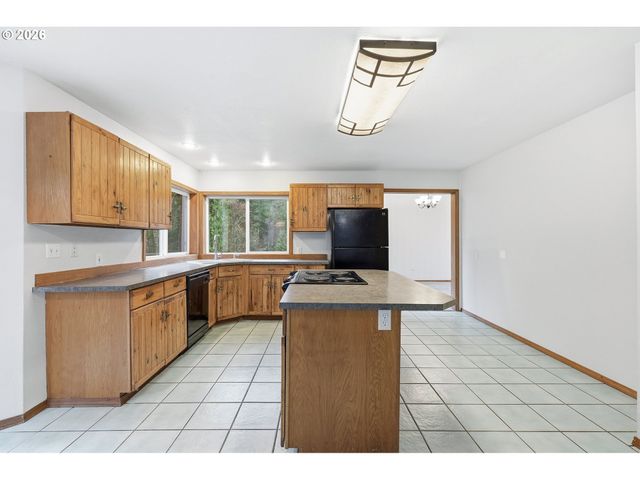 18370 S MATTHEW Ct, Oregon City, OR 97045