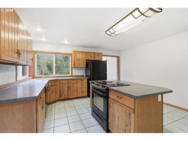 18370 S MATTHEW Ct, Oregon City, OR 97045