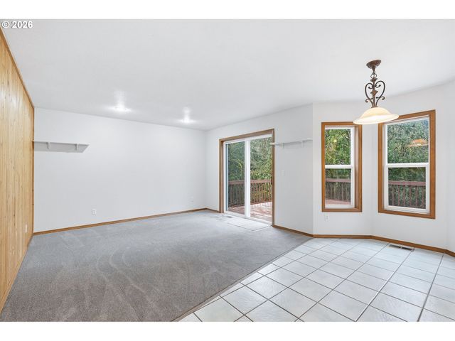 18370 S MATTHEW Ct, Oregon City, OR 97045