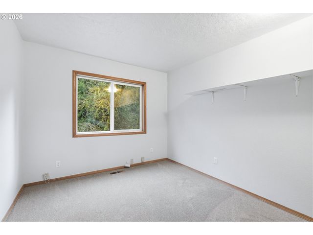 18370 S MATTHEW Ct, Oregon City, OR 97045