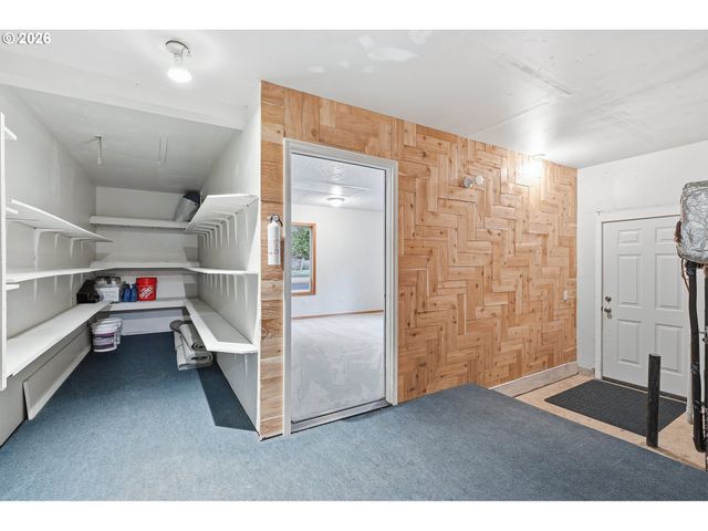 18370 S MATTHEW Ct, Oregon City, OR 97045