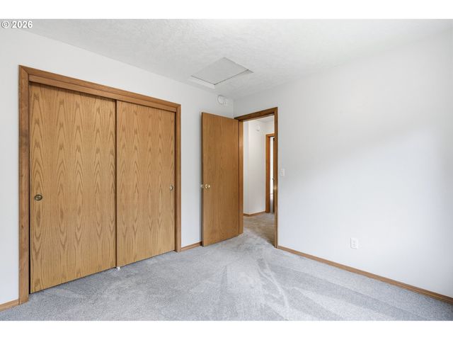 18370 S MATTHEW Ct, Oregon City, OR 97045