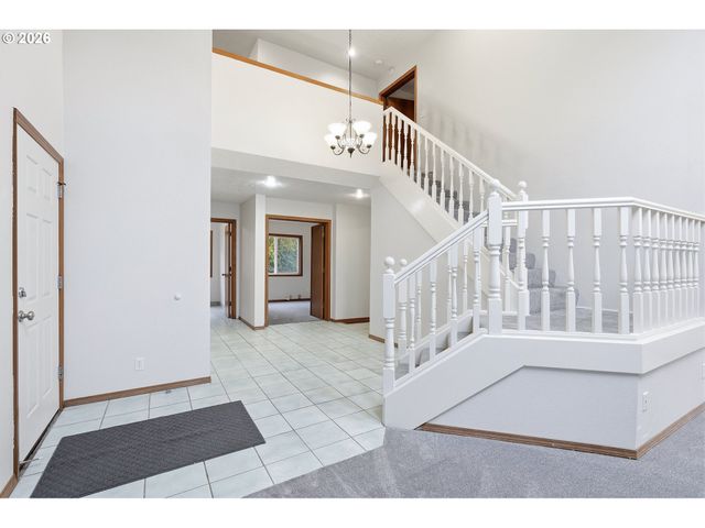 18370 S MATTHEW Ct, Oregon City, OR 97045