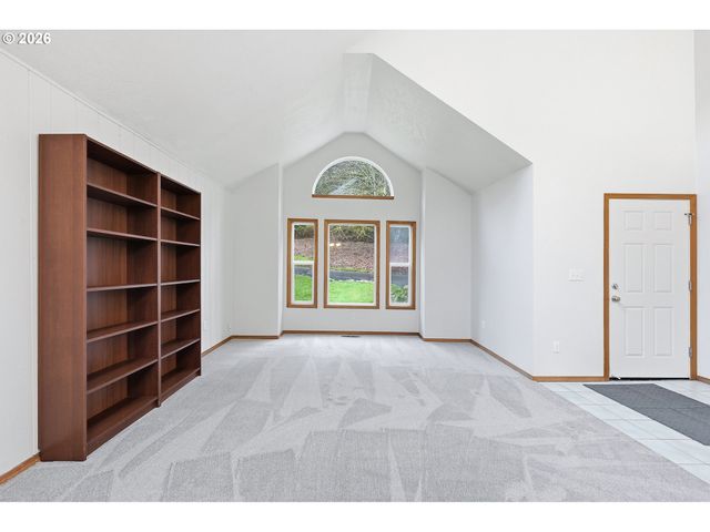 18370 S MATTHEW Ct, Oregon City, OR 97045