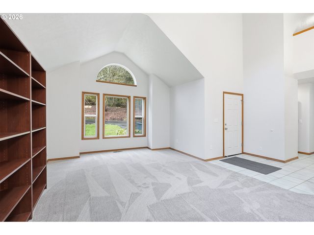 18370 S MATTHEW Ct, Oregon City, OR 97045