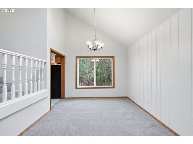 18370 S MATTHEW Ct, Oregon City, OR 97045