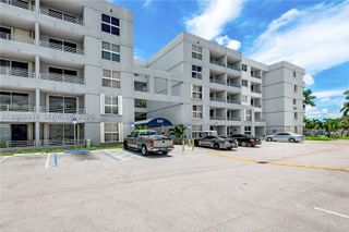 8201 NW 8th St 1-204, Miami, FL 33126