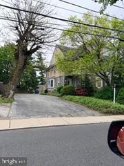19 ELLIOTT AVE, Bryn Mawr, PA 19010