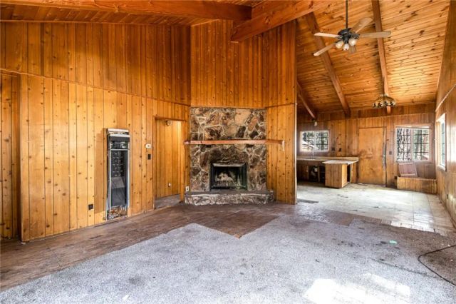 427 Holmes, Sugarloaf, CA 92386