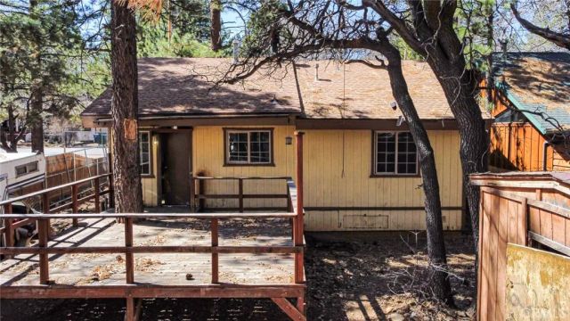 427 Holmes, Sugarloaf, CA 92386