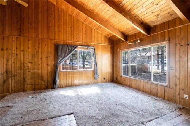 427 Holmes, Sugarloaf, CA 92386