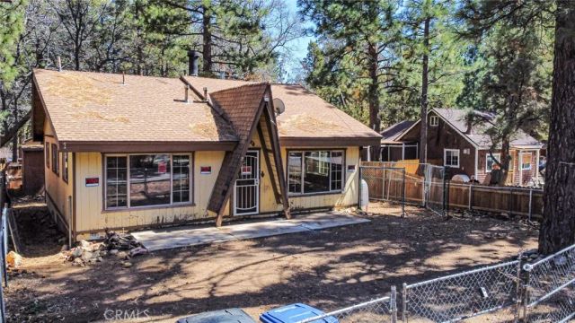 427 Holmes, Sugarloaf, CA 92386