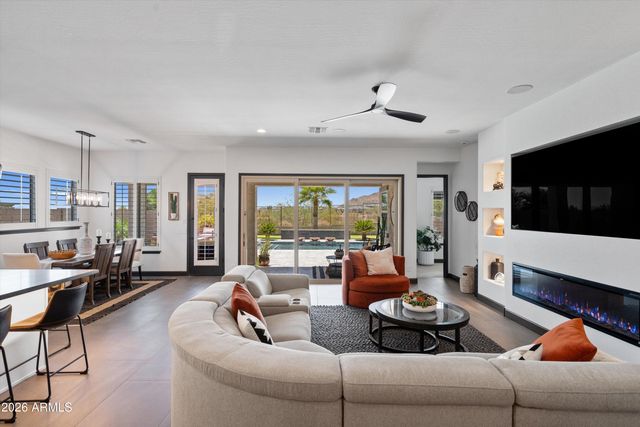 21373 W MINNEZONA Avenue, Buckeye, AZ 85396