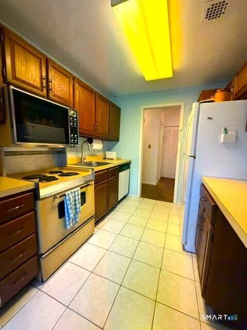 155 Brewster Street 2H, Bridgeport, CT 06605