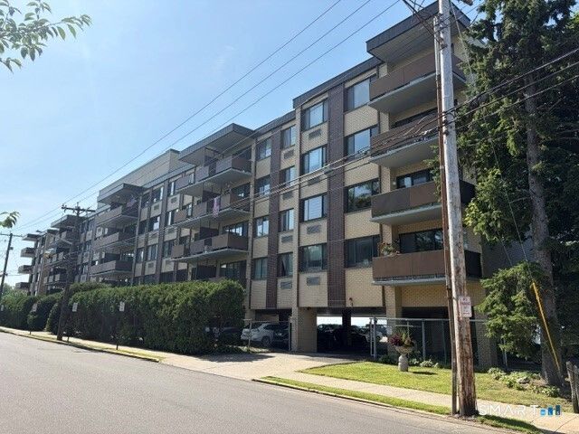 155 Brewster Street 2H, Bridgeport, CT 06605