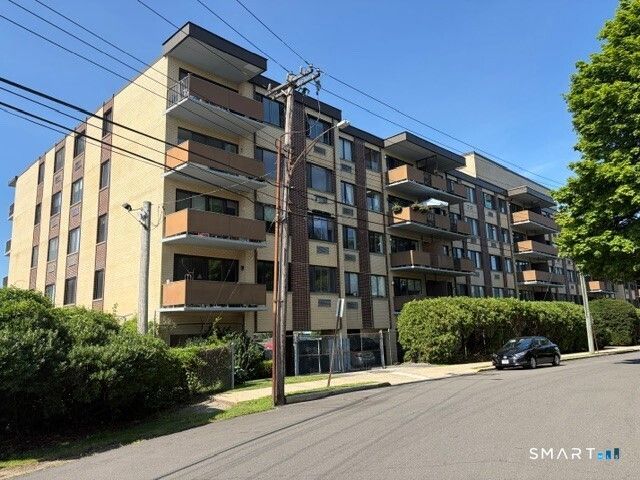 155 Brewster Street 2H, Bridgeport, CT 06605