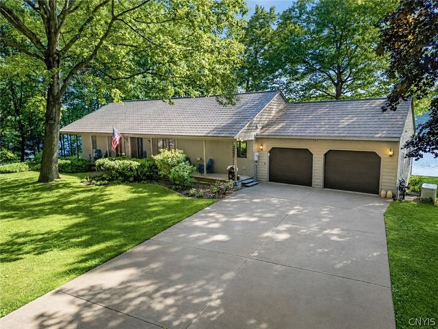 16 High Banks Drive, Granby, NY 13069