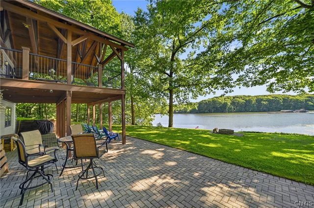 16 High Banks Drive, Granby, NY 13069