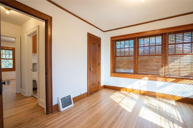 2214 Highway F48 Highway W, Newton, IA 50208