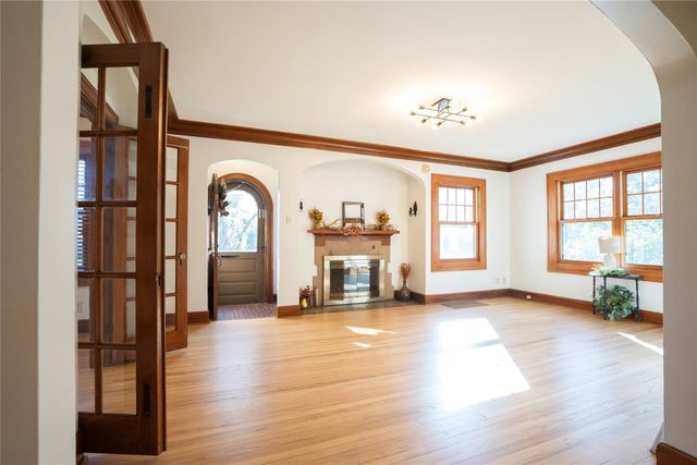 2214 Highway F48 Highway W, Newton, IA 50208