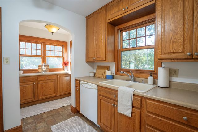 2214 Highway F48 Highway W, Newton, IA 50208