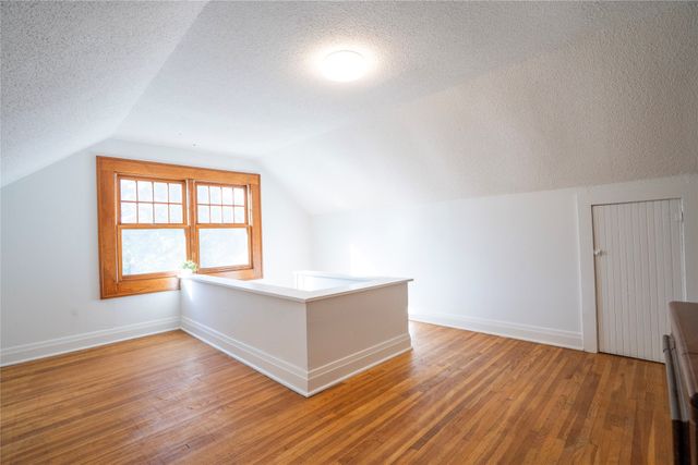 2214 Highway F48 Highway W, Newton, IA 50208