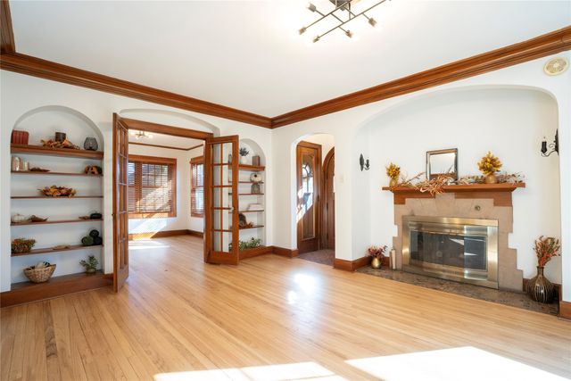 2214 Highway F48 Highway W, Newton, IA 50208