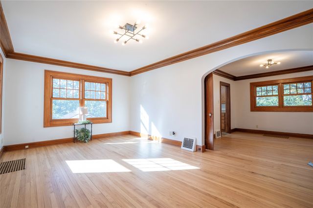 2214 Highway F48 Highway W, Newton, IA 50208