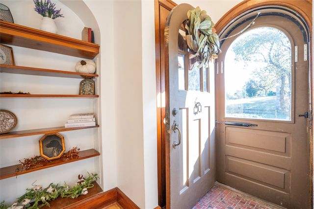 2214 Highway F48 Highway W, Newton, IA 50208